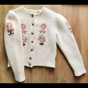 Austrian vintage sweater with puff sleeves and embroidery